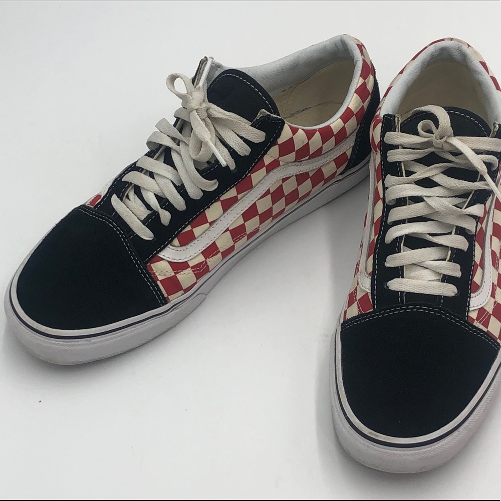 Vans men’s size sneakers red & white checkered